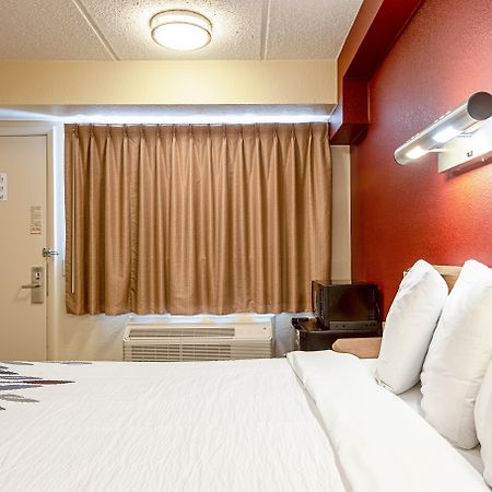 Red Roof Inn Canton Esterno foto
