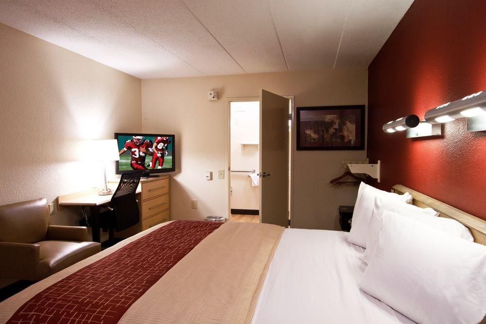 Red Roof Inn Canton Esterno foto